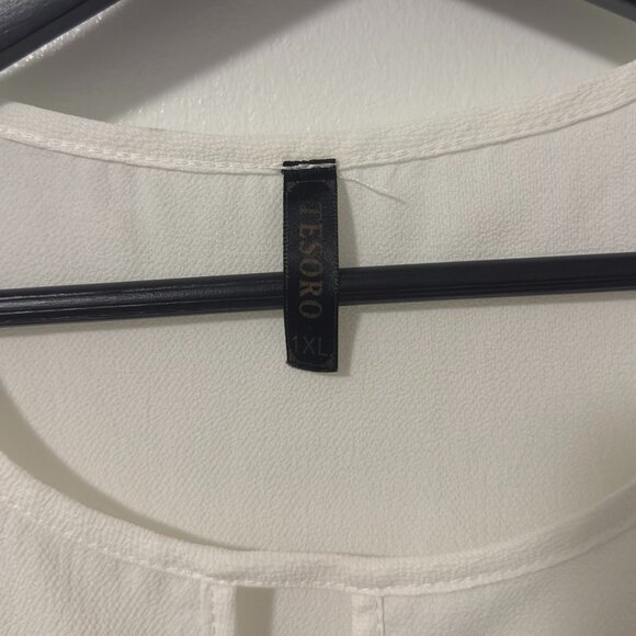 Tesoro White Blouse – XL – Pearl Detail on Sleeves - Picture 4 of 5